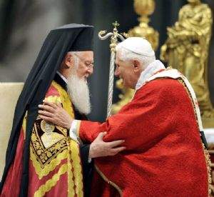 Benedicto16patriarcabartolome.jpg