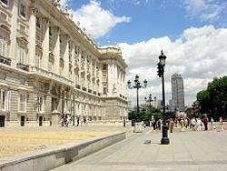 Plaza de Oriente (Madrid).jpg