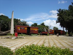 Tren-blindado-monument-santa-clara-cuba.jpg