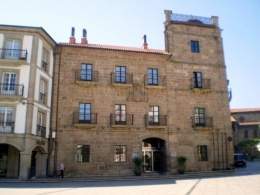 Palacio-del-Marques-de-Ferrera-Luarca-Asturias.jpg