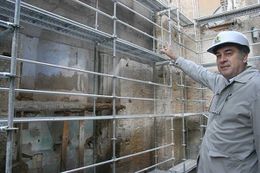 Fernando Aguerri en la restauración de la iglesia de la Magdalena (Zaragoza, 2007.jpg