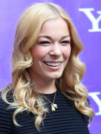 450px-LeAnn Rimes 2009.jpg