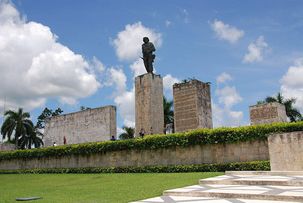 Che-monument-santa-clara.jpg